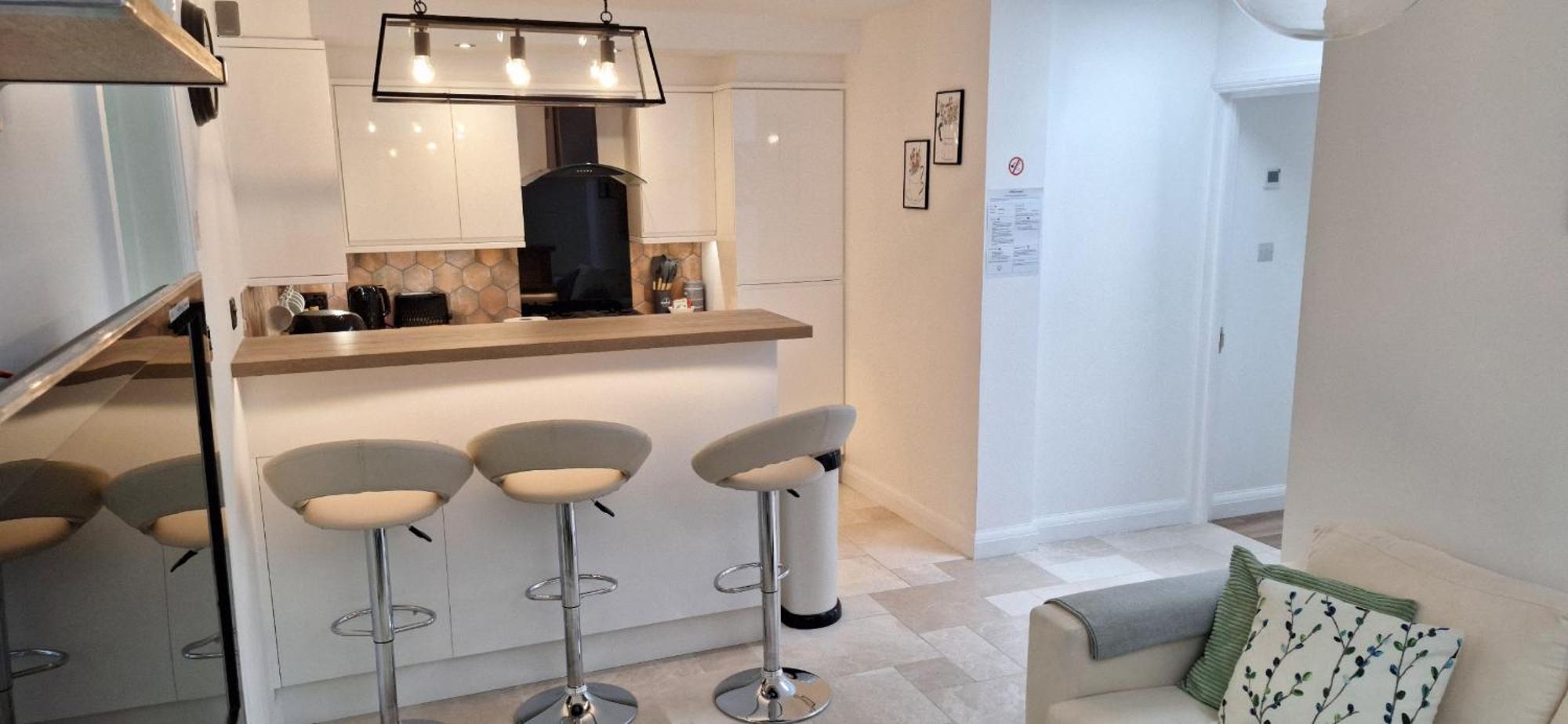 New 3 Bedrooms Flat In Ashford Near Heathrow Exterior photo